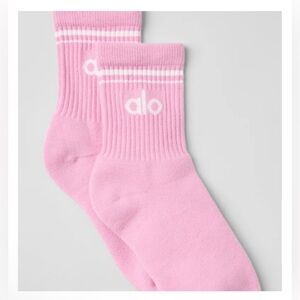 NWT ALO Yoga Unisex Sweet Pink Half-Crew Socks M